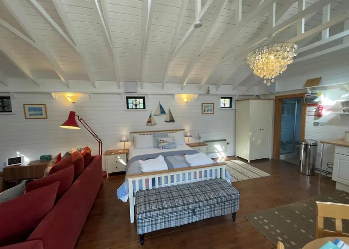 Sailaway Holiday Cottage